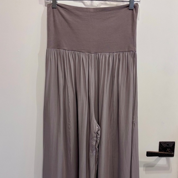 M Made in Italy taupe palazzo pants-M - Picture 3 of 3